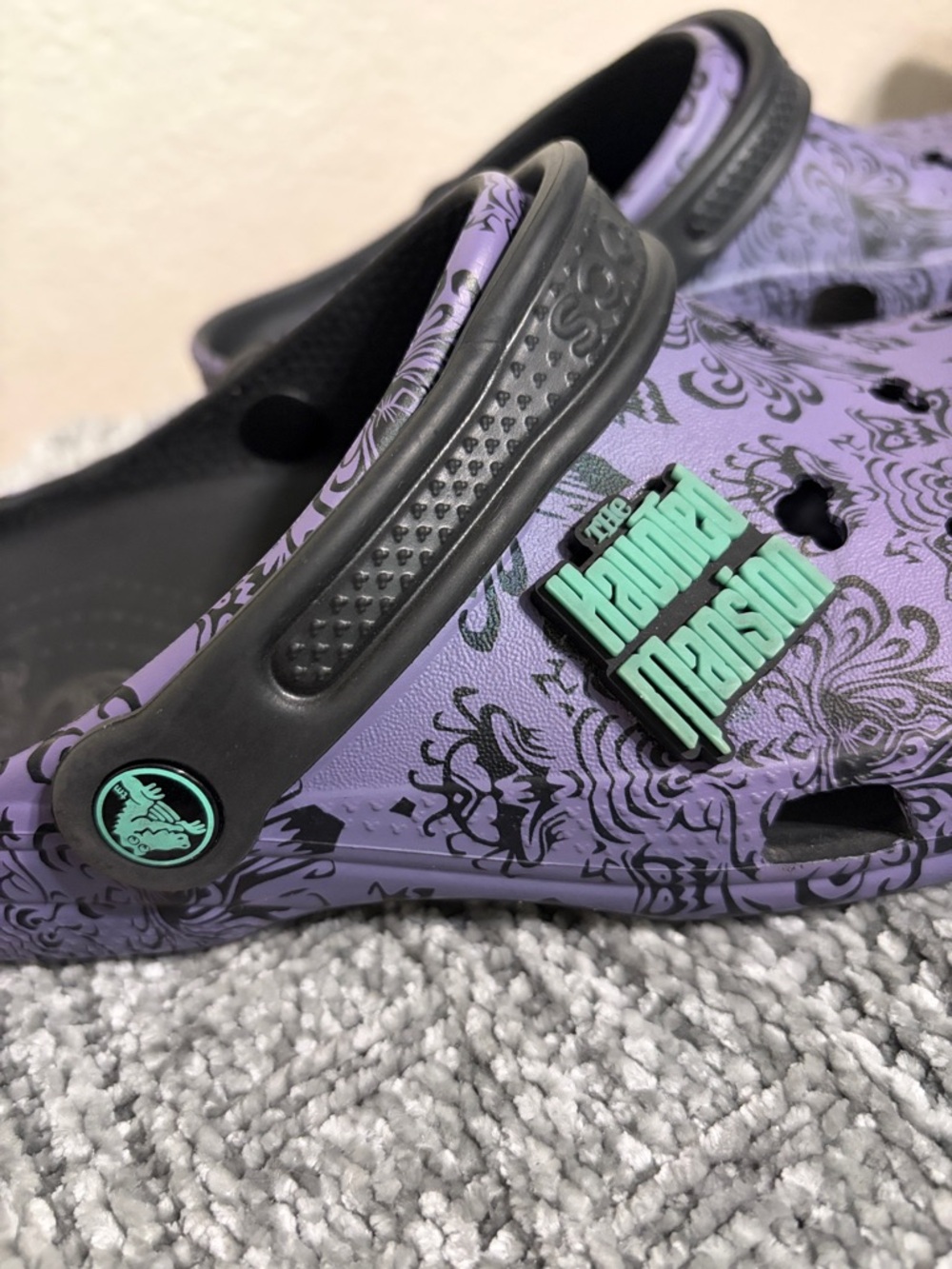 CROCS Haunted Mansion - Picture 2 of 7